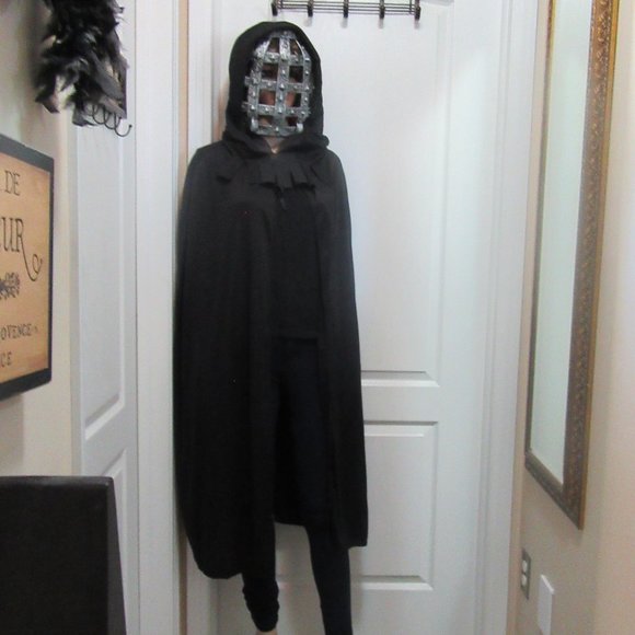 Iron Man Mask and New cape - Picture 1 of 6